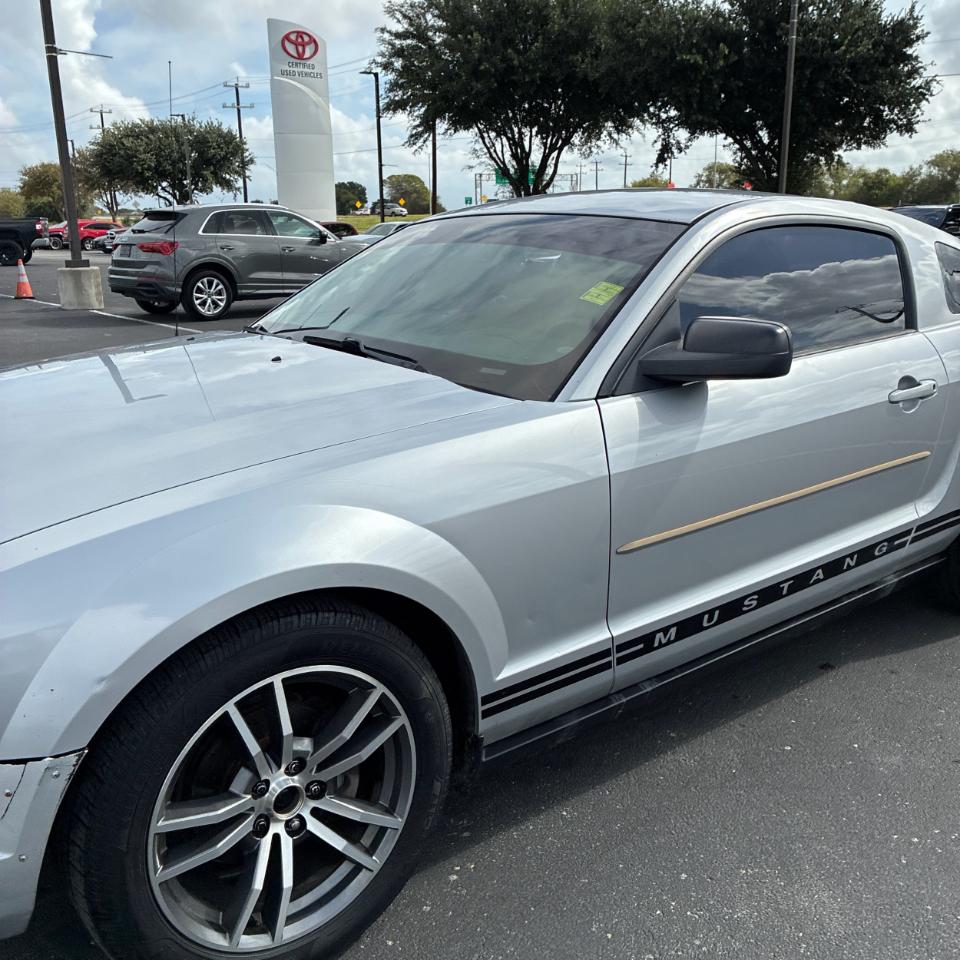 Ford Mustang 2dr Cpe Standard 2006