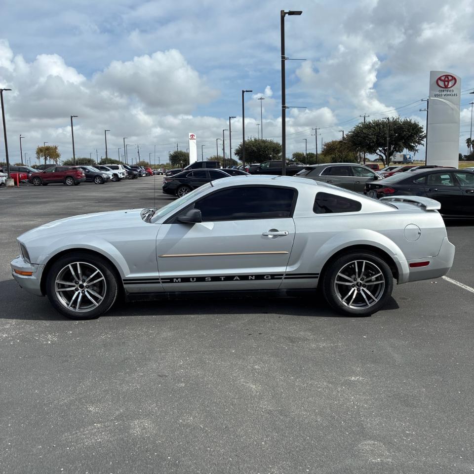 Ford Mustang 2dr Cpe Standard 2006