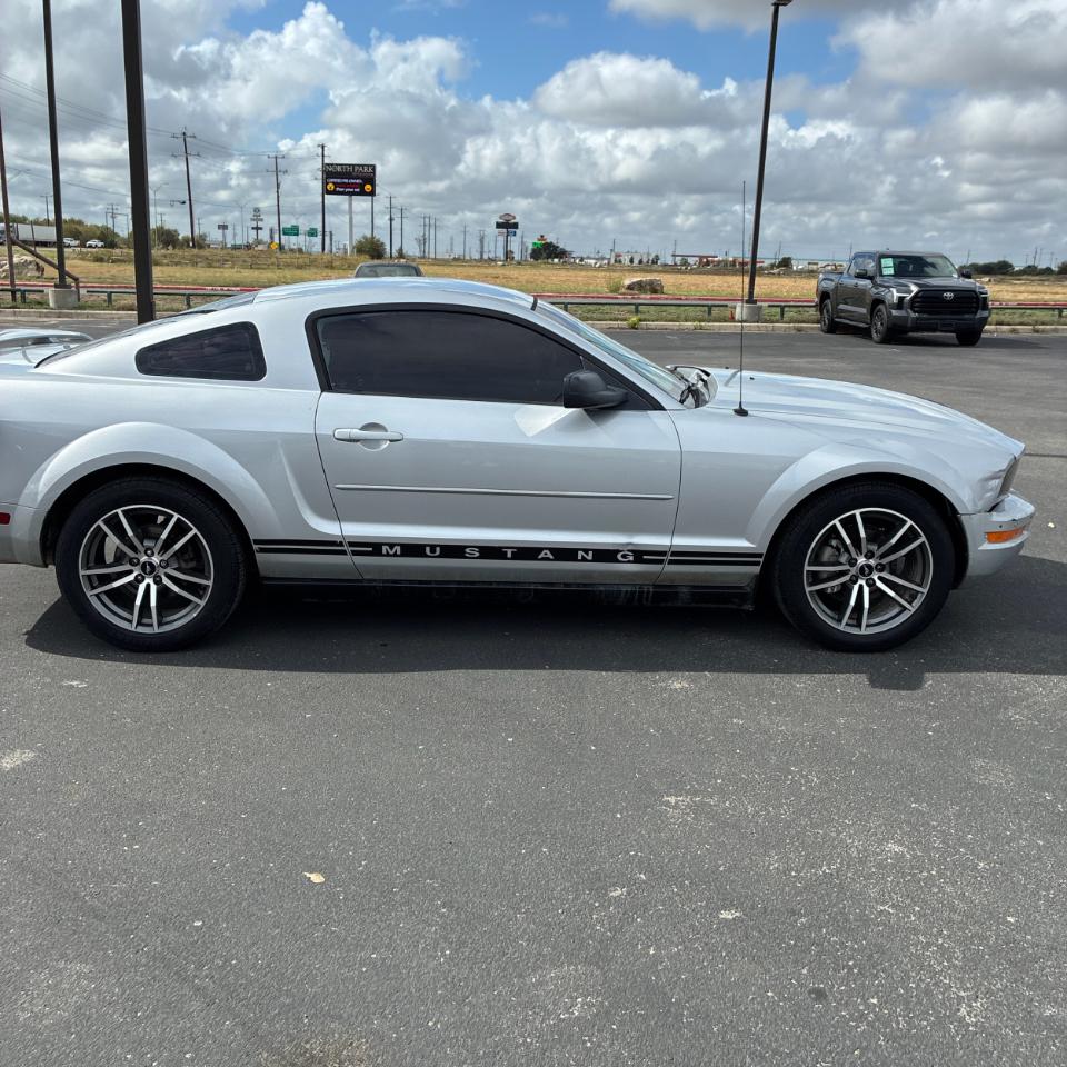 Ford Mustang 2dr Cpe Standard 2006