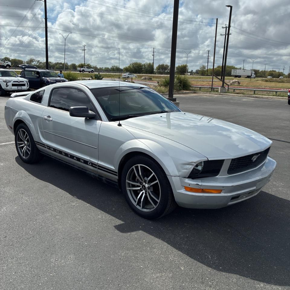 Ford Mustang 2dr Cpe Standard 2006