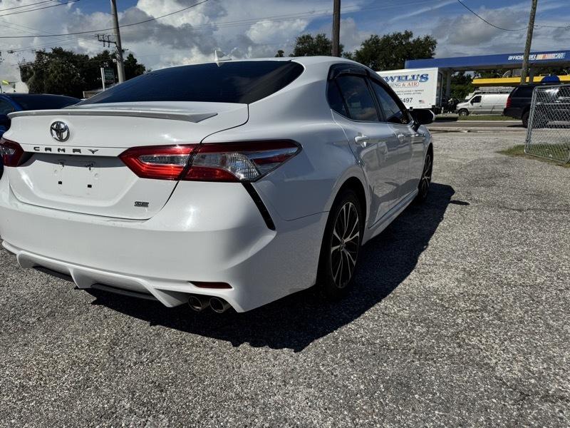 Toyota CAMRY/SE/L  2020