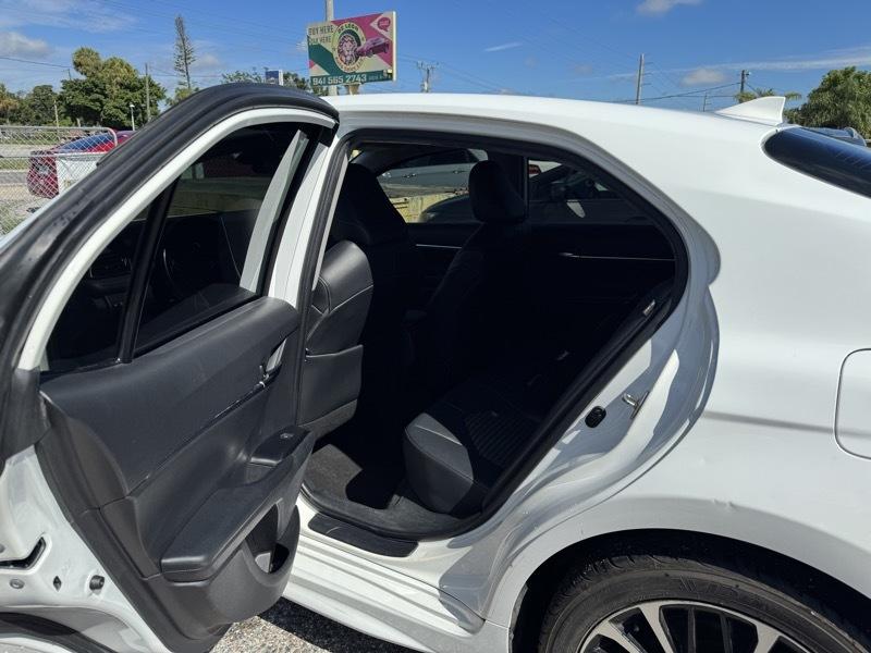 Toyota CAMRY/SE/L  2020