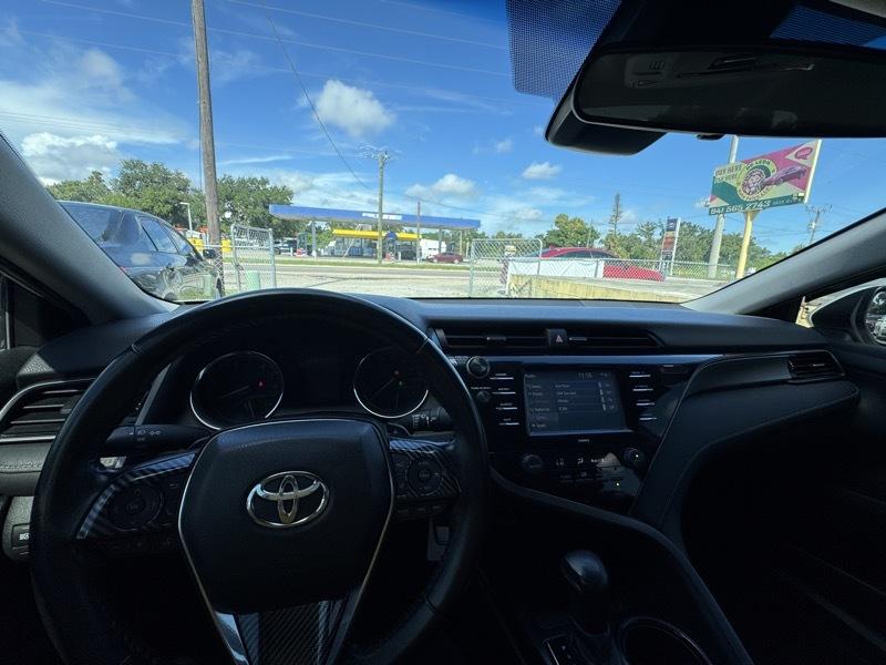 Toyota CAMRY/SE/L  2020