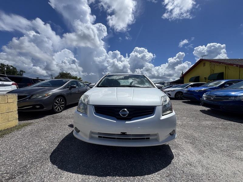 Nissan Sentra 4-Door Sedan 2012