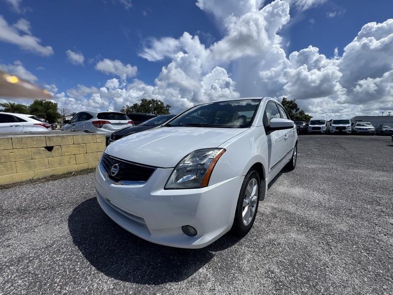Nissan Sentra 4-Door Sedan 2012