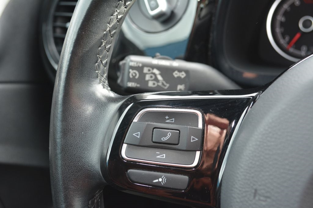 Volkswagen Beetle  2019 Volkswagen Beetle  2019