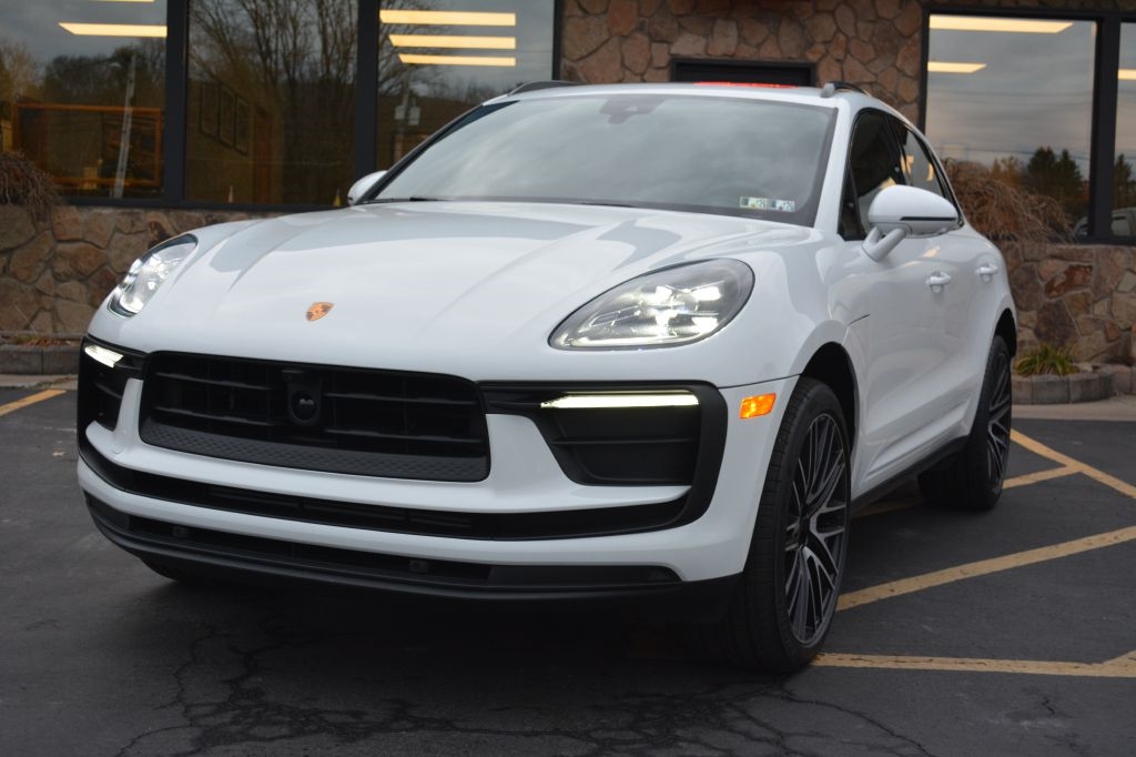 2025 Porsche Macan PREMIUM PLUS EDITION