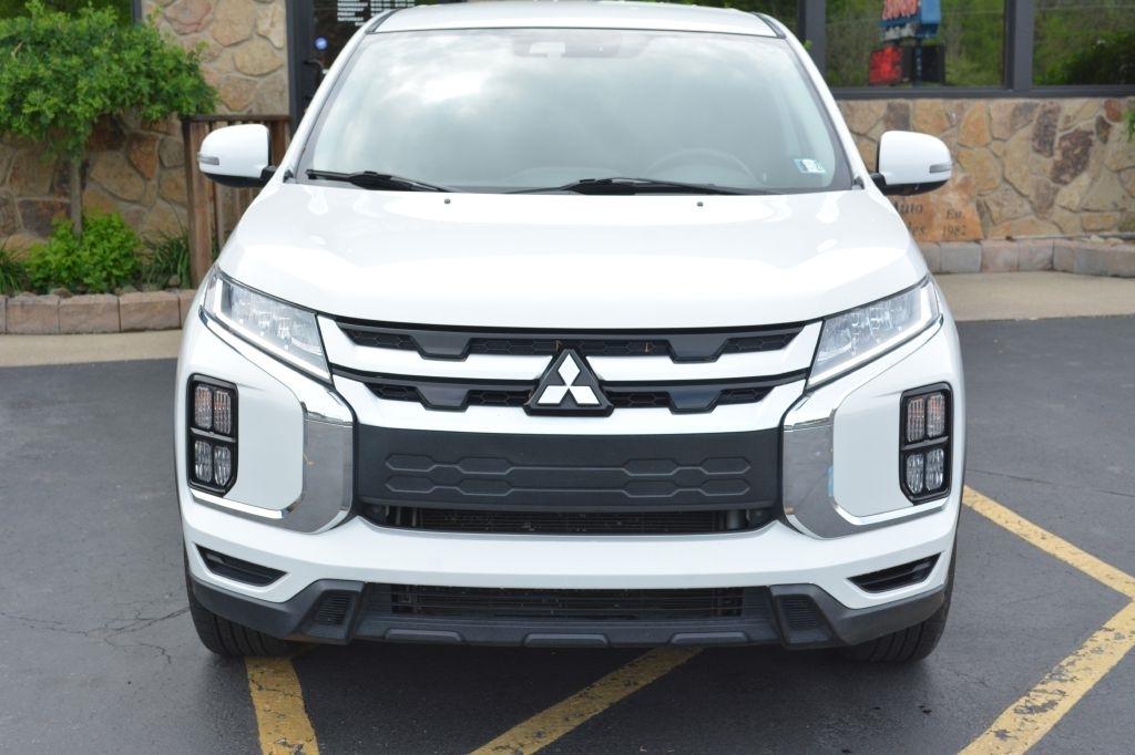 Mitsubishi Outlander Sport  2020