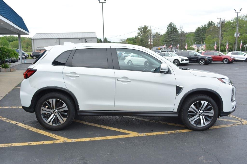 Mitsubishi Outlander Sport  2020