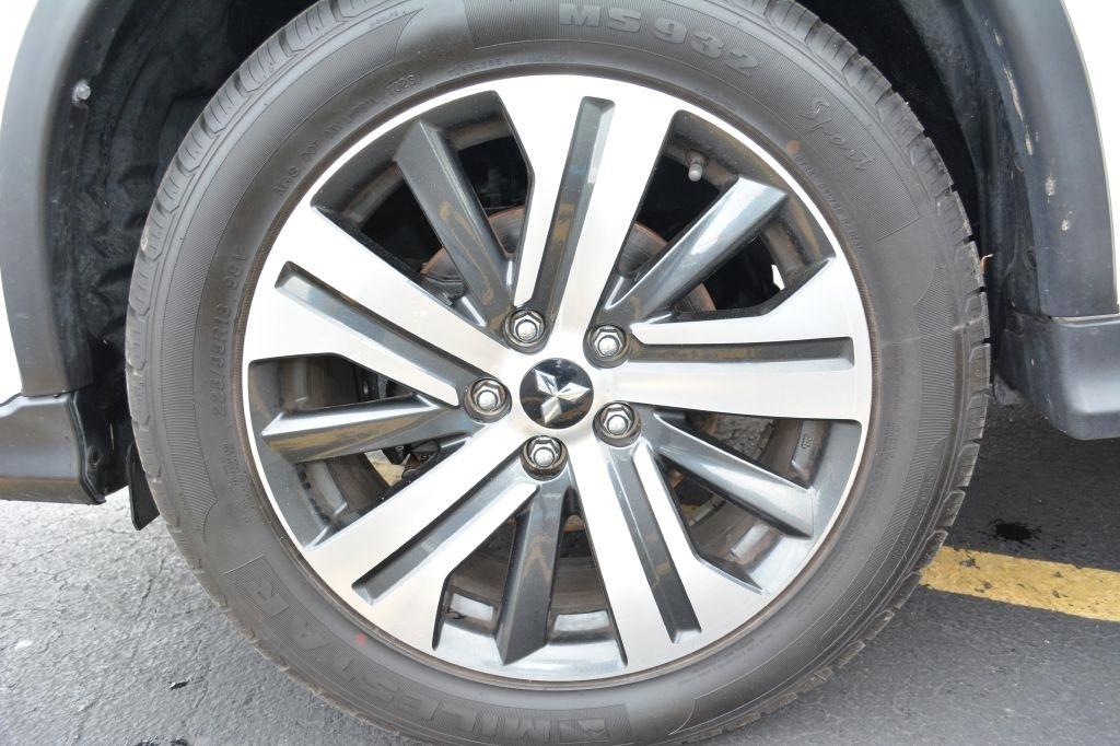 Mitsubishi Outlander Sport  2020