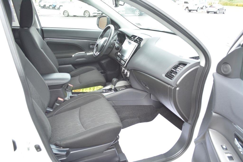 Mitsubishi Outlander Sport  2020