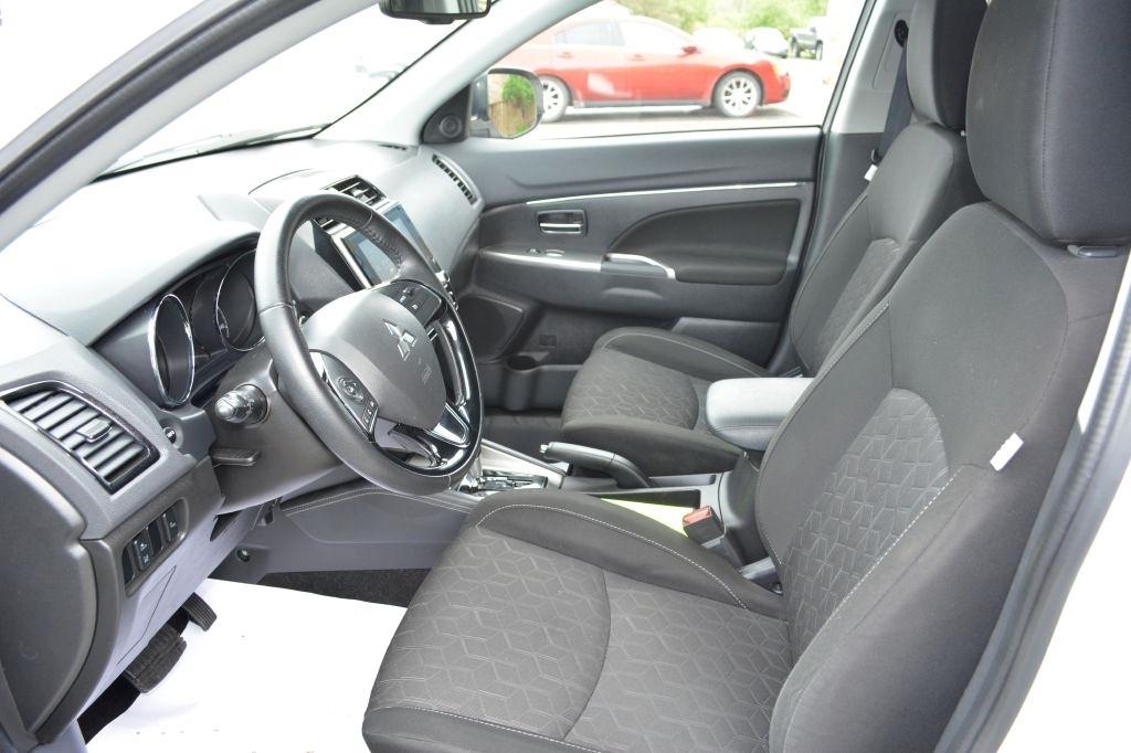 Mitsubishi Outlander Sport  2020