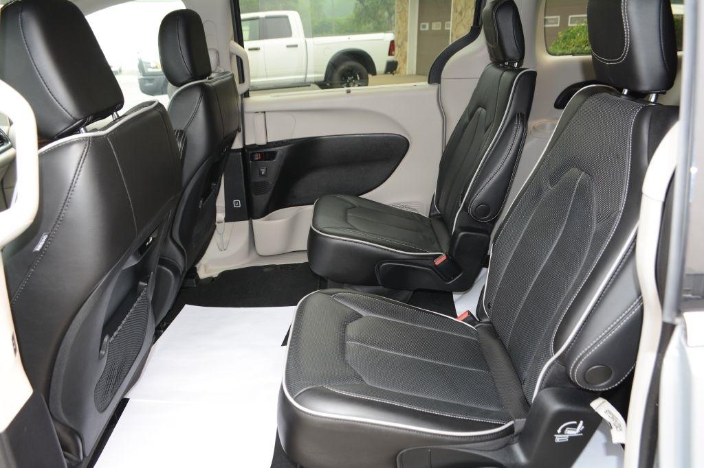 Chrysler Pacifica  2023