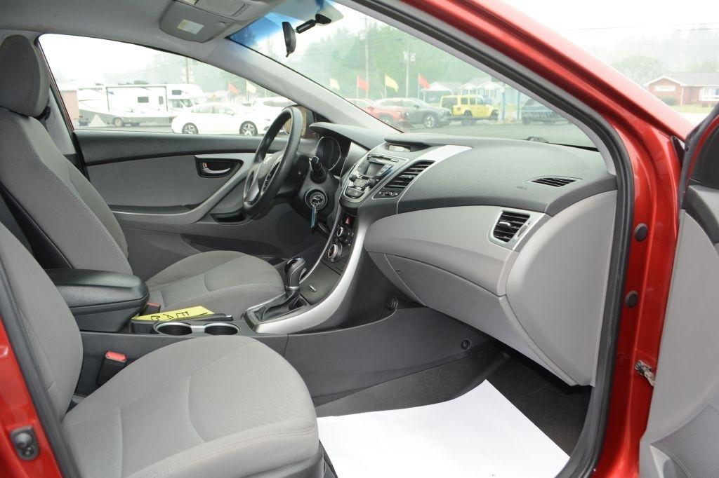 Hyundai Elantra  2014