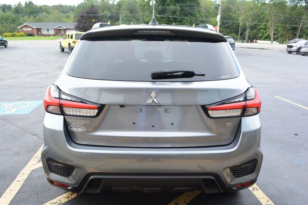 Mitsubishi Outlander Sport  2023