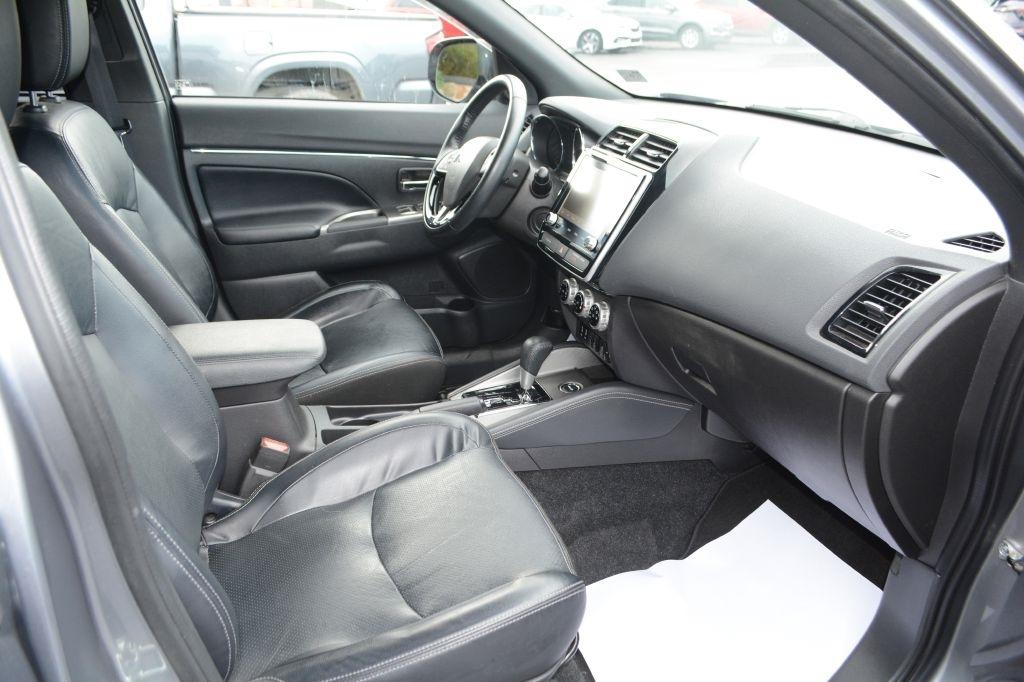 Mitsubishi Outlander Sport  2023