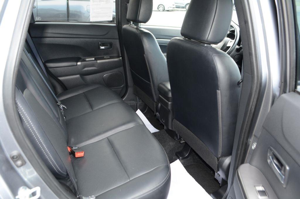 Mitsubishi Outlander Sport  2023