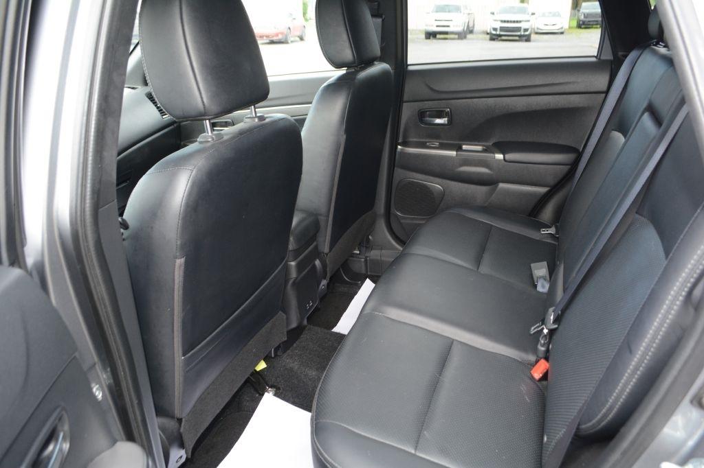 Mitsubishi Outlander Sport  2023