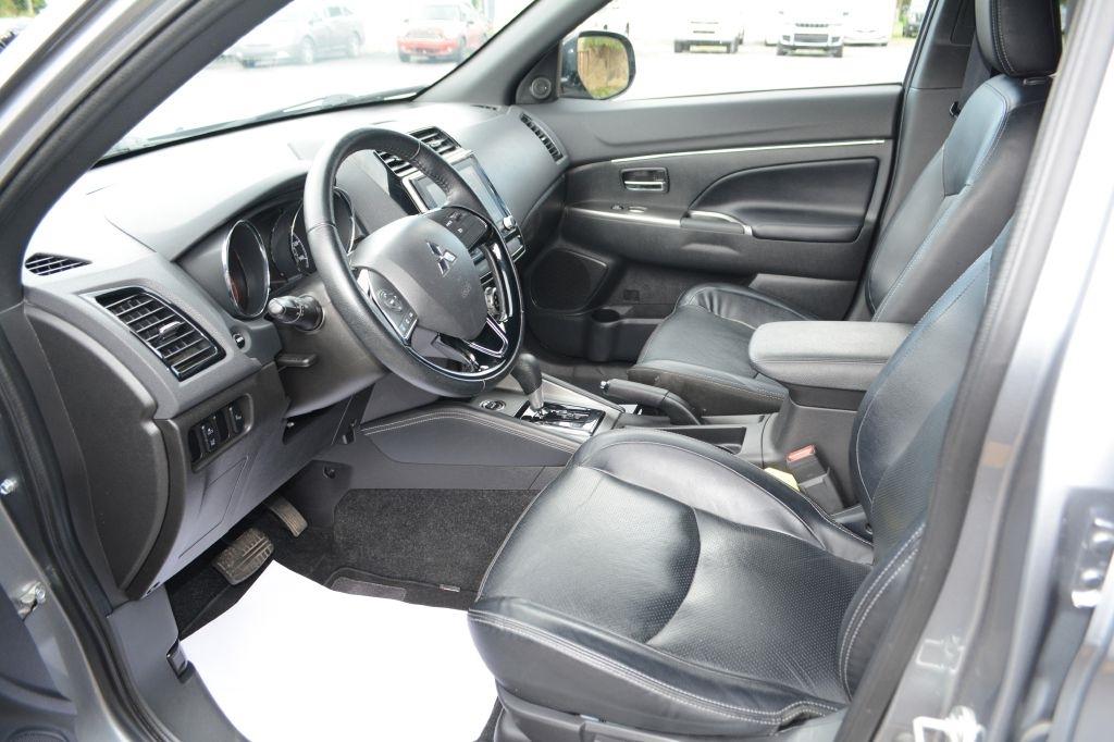 Mitsubishi Outlander Sport  2023