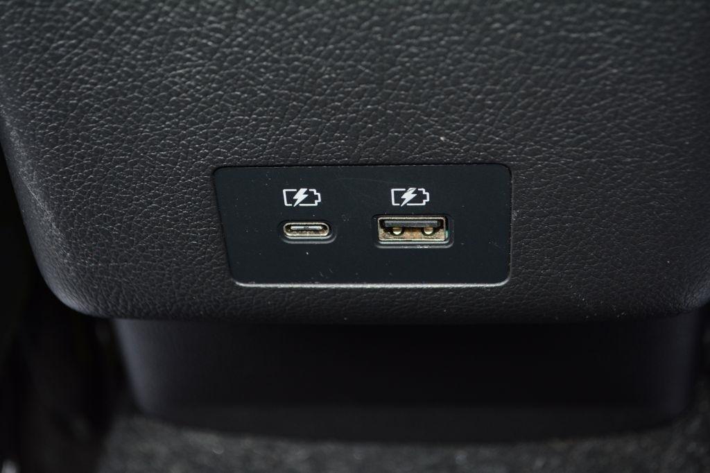 Mitsubishi Outlander Sport  2023