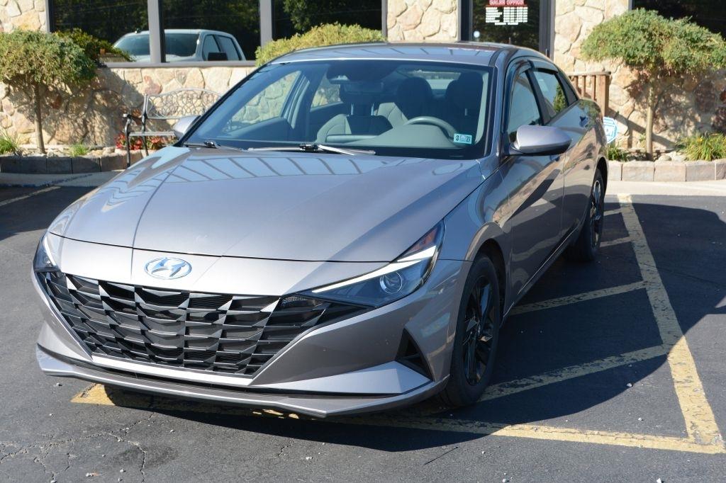 Hyundai Elantra  2023