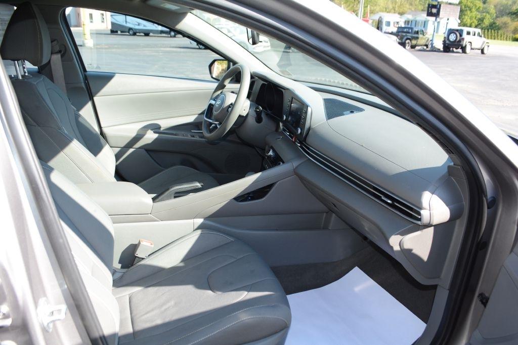 Hyundai Elantra  2023