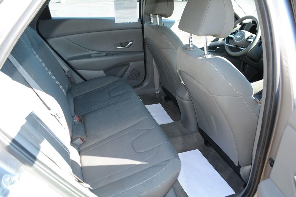 Hyundai Elantra  2023