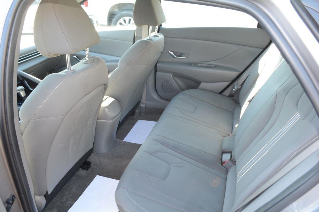 Hyundai Elantra  2023