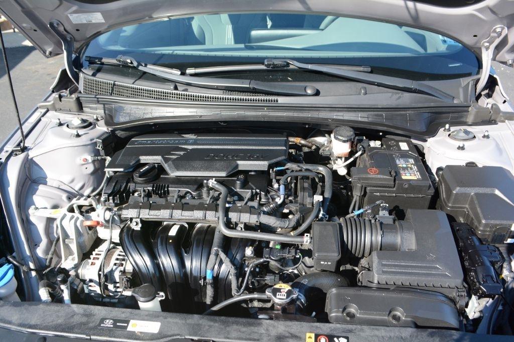 Hyundai Elantra  2023