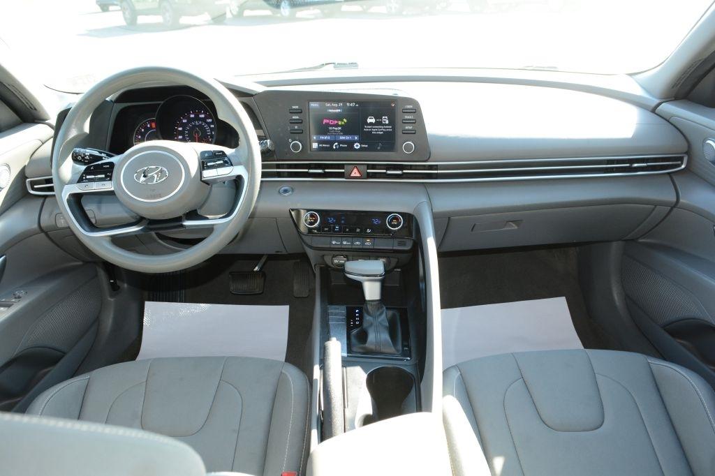 Hyundai Elantra  2023