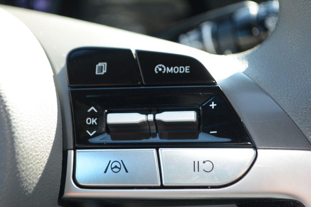 Hyundai Elantra  2023