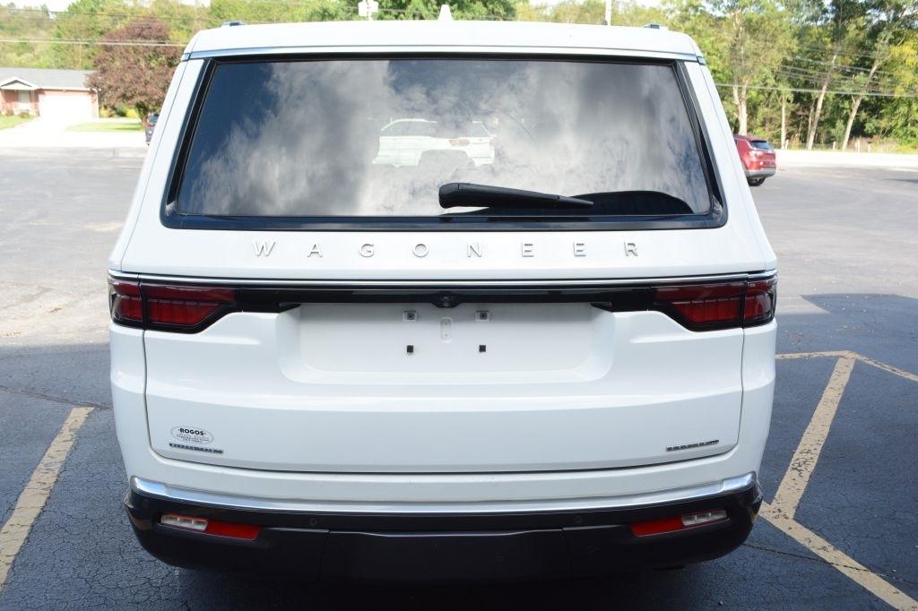 Jeep Wagoneer  2022