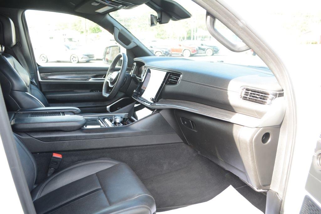 Jeep Wagoneer  2022