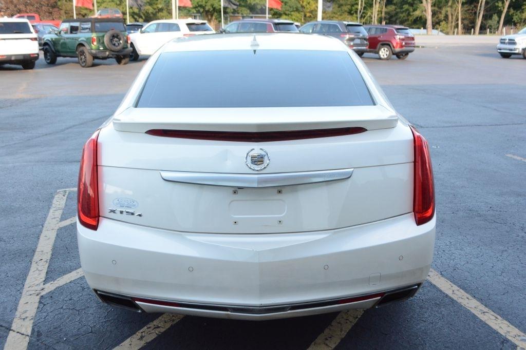 Cadillac XTS  2013