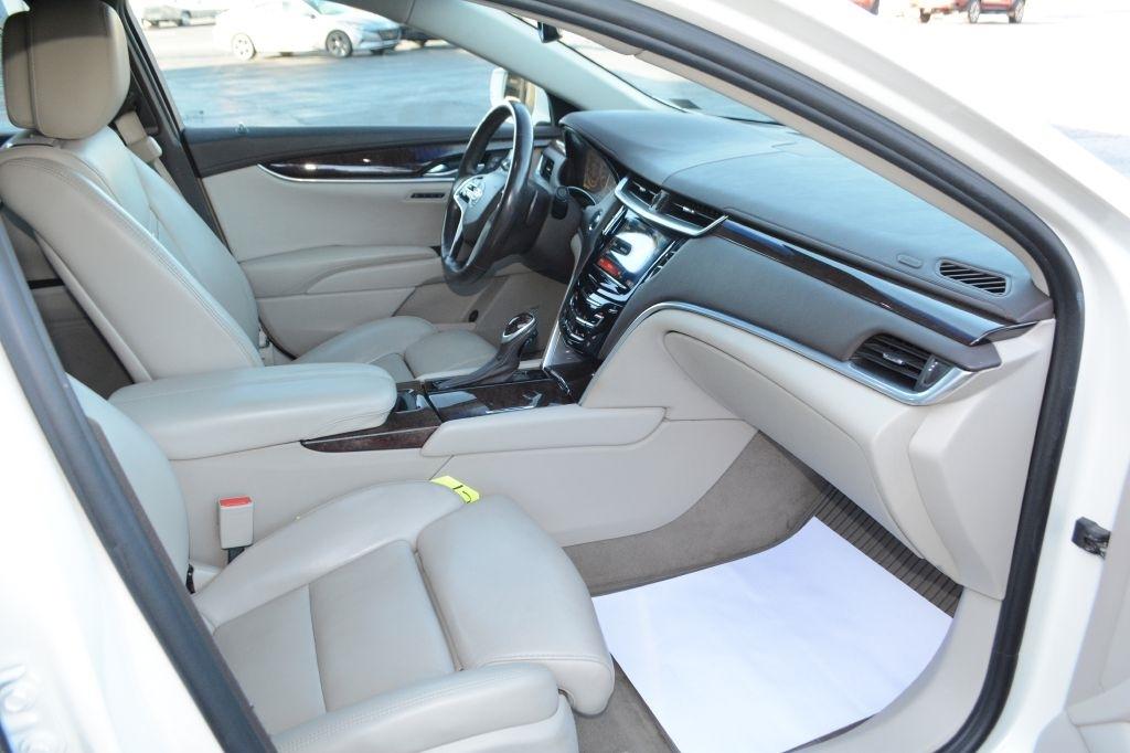 Cadillac XTS  2013