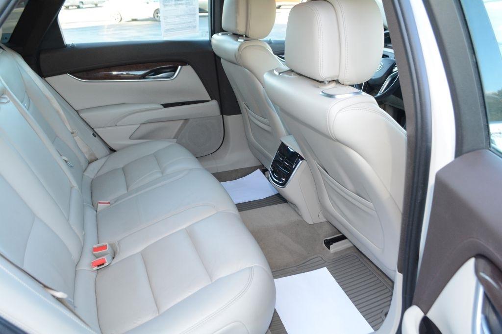 Cadillac XTS  2013