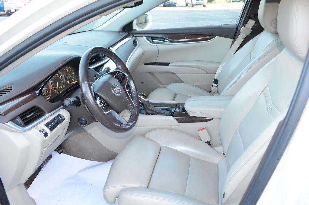 Cadillac XTS  2013