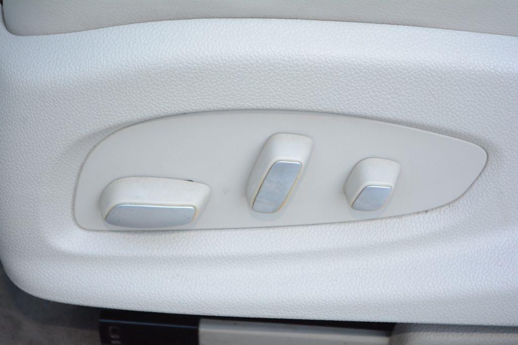 Cadillac XTS  2013