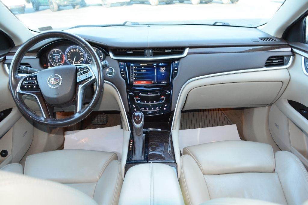 Cadillac XTS  2013
