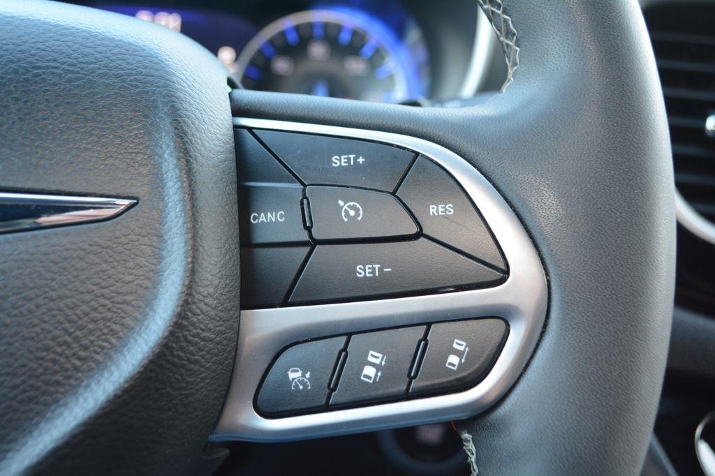 Chrysler Pacifica  2025