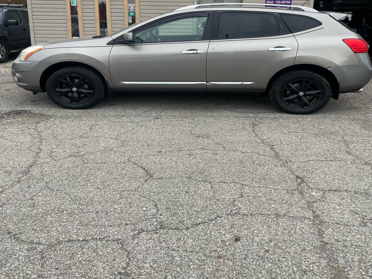 Nissan Rogue S 2WD 2011