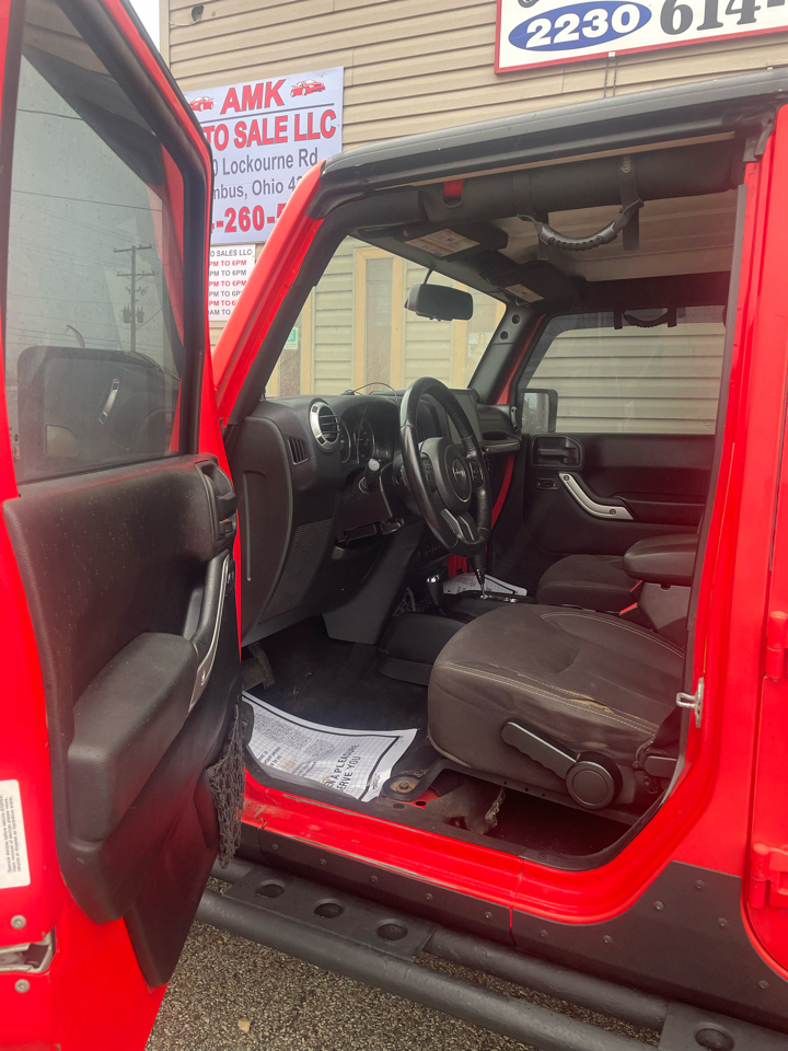 Jeep Wrangler Unlimited Sahara 4WD 2013