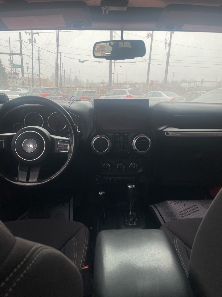 Jeep Wrangler Unlimited Sahara 4WD 2013