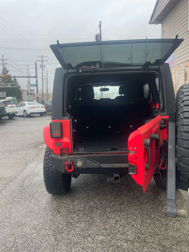 Jeep Wrangler Unlimited Sahara 4WD 2013