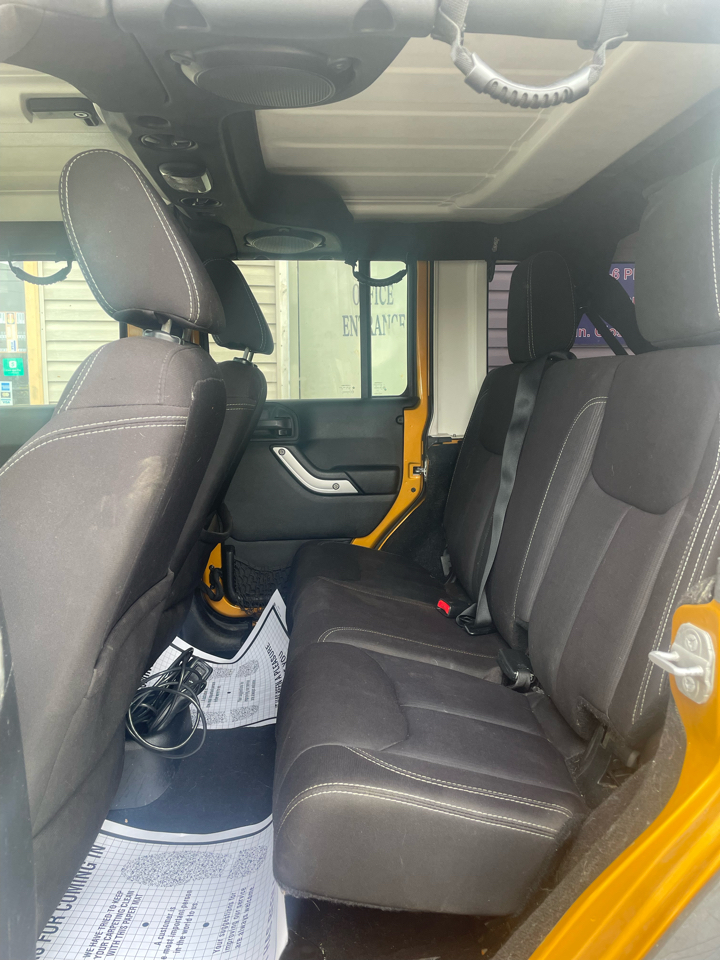 Jeep Wrangler Unlimited Sahara 4WD 2014