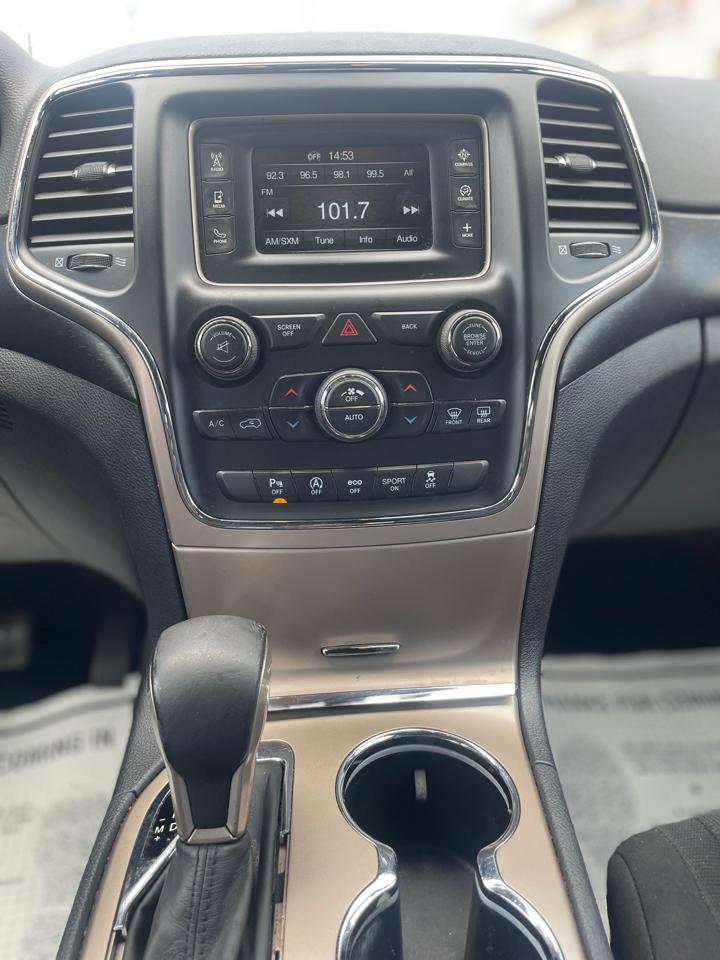 Jeep Grand Cherokee Laredo 4WD 2016