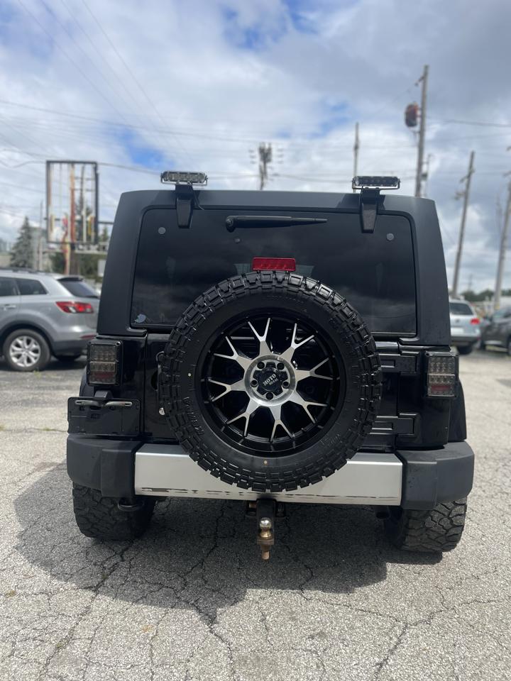 Jeep Wrangler Unlimited Sahara 4WD 2013