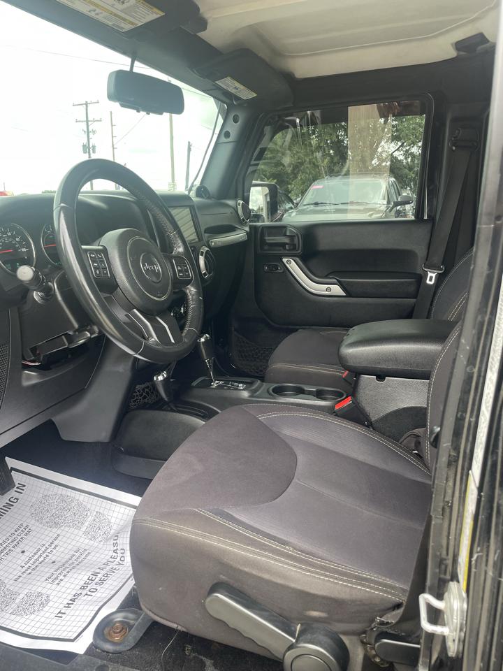 Jeep Wrangler Unlimited Sahara 4WD 2013