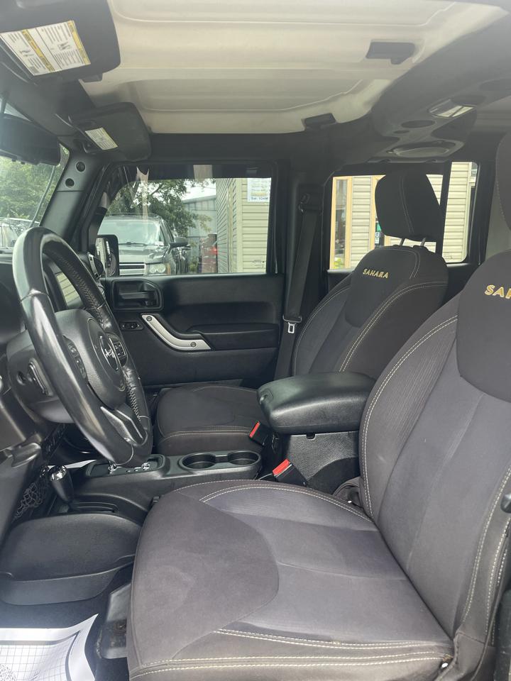 Jeep Wrangler Unlimited Sahara 4WD 2013