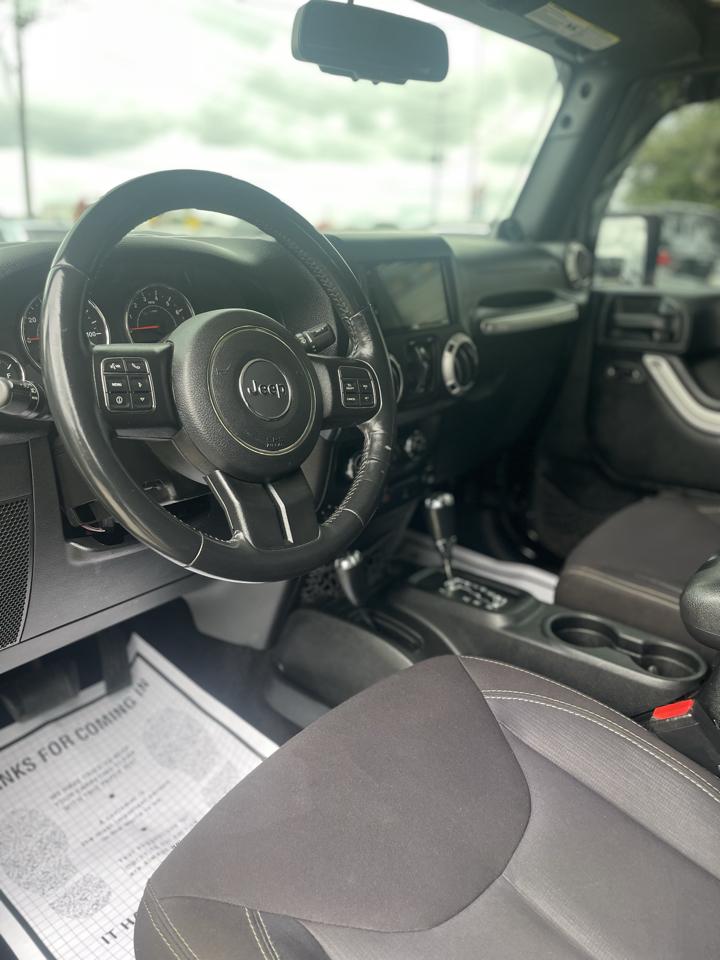 Jeep Wrangler Unlimited Sahara 4WD 2013